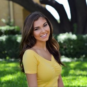 Meet your Posher, Christina